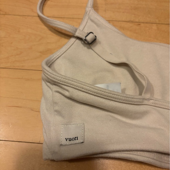 Vuori Essentials Bra (small) - Picture 4 of 4